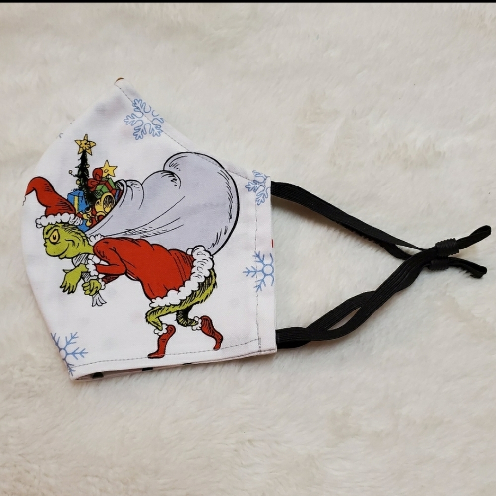 WAS $18💗NWOT Grinch face mask